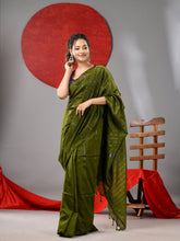 Load image into Gallery viewer, Moss Green Cotton Soft Saree With Stripe Designs