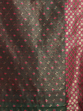 Load image into Gallery viewer, Green Jamdani Saree With All Over Zari & Thread Weaving
