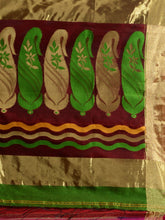 Load image into Gallery viewer, Parrot Green And Brick Red Cotton Blend Handwoven Patli Pallu Saree With Floral And Paisley Motifs