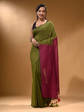 Load image into Gallery viewer, Moss Green Cotton Handspun Soft Saree With Contrast Fuchsia Pallu