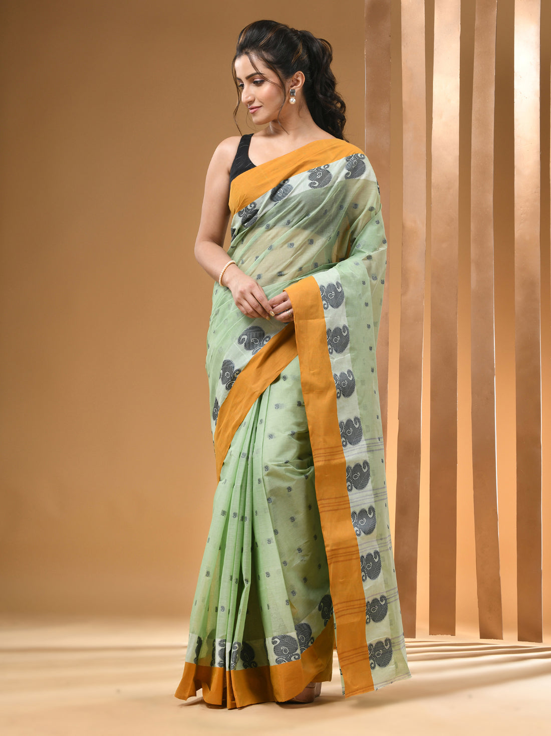 Olive Green Pure Cotton Tant Saree With Woven Designs
