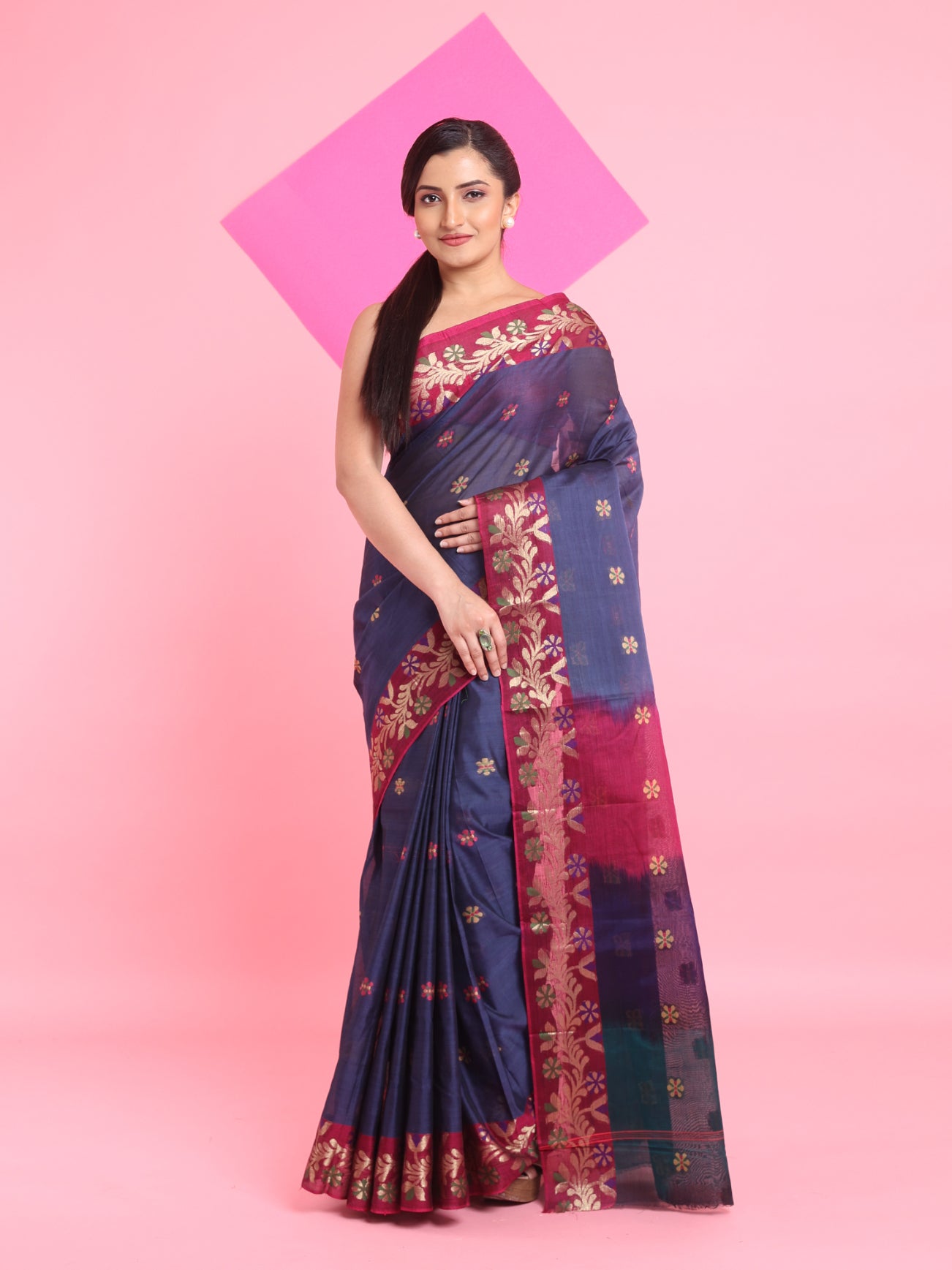 Grey Cotton Soft Saree With Floral Motifs