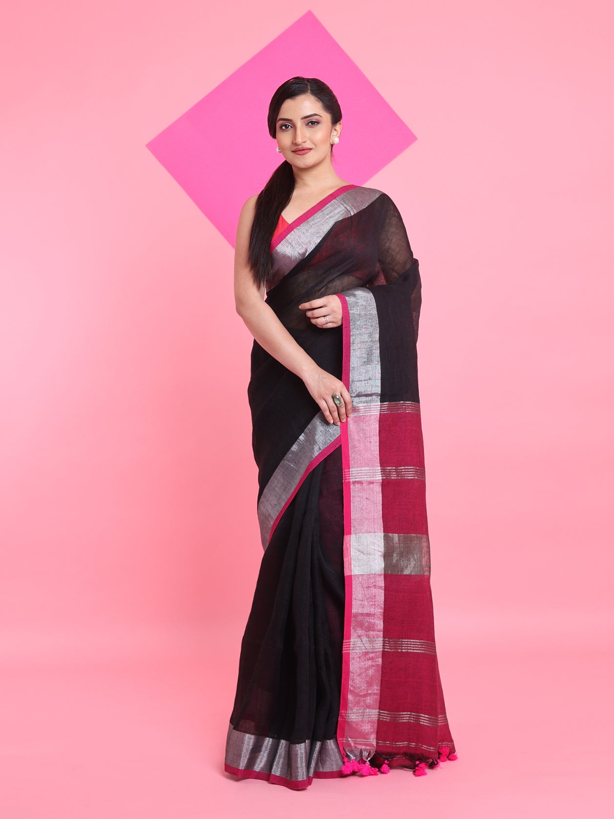 Black Linen Saree With Zari Border