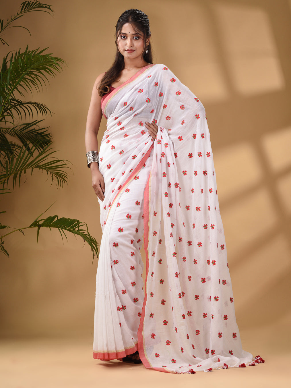 White Cotton Handwoven Soft Saree With Floral Motifs