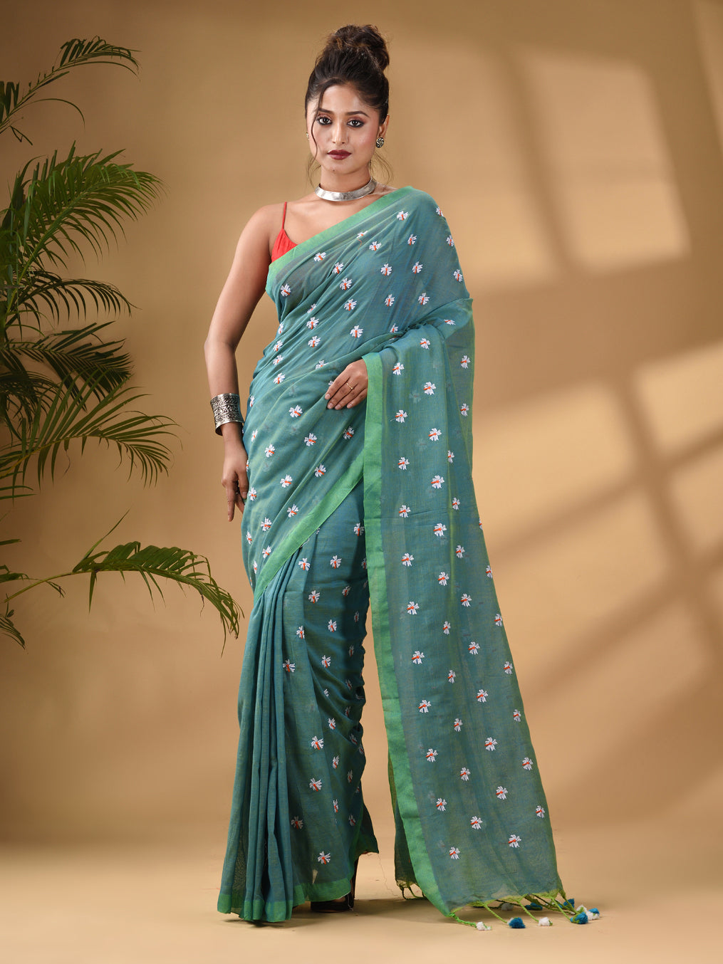 Sea Green Cotton Handwoven Soft Saree With Floral Motifs