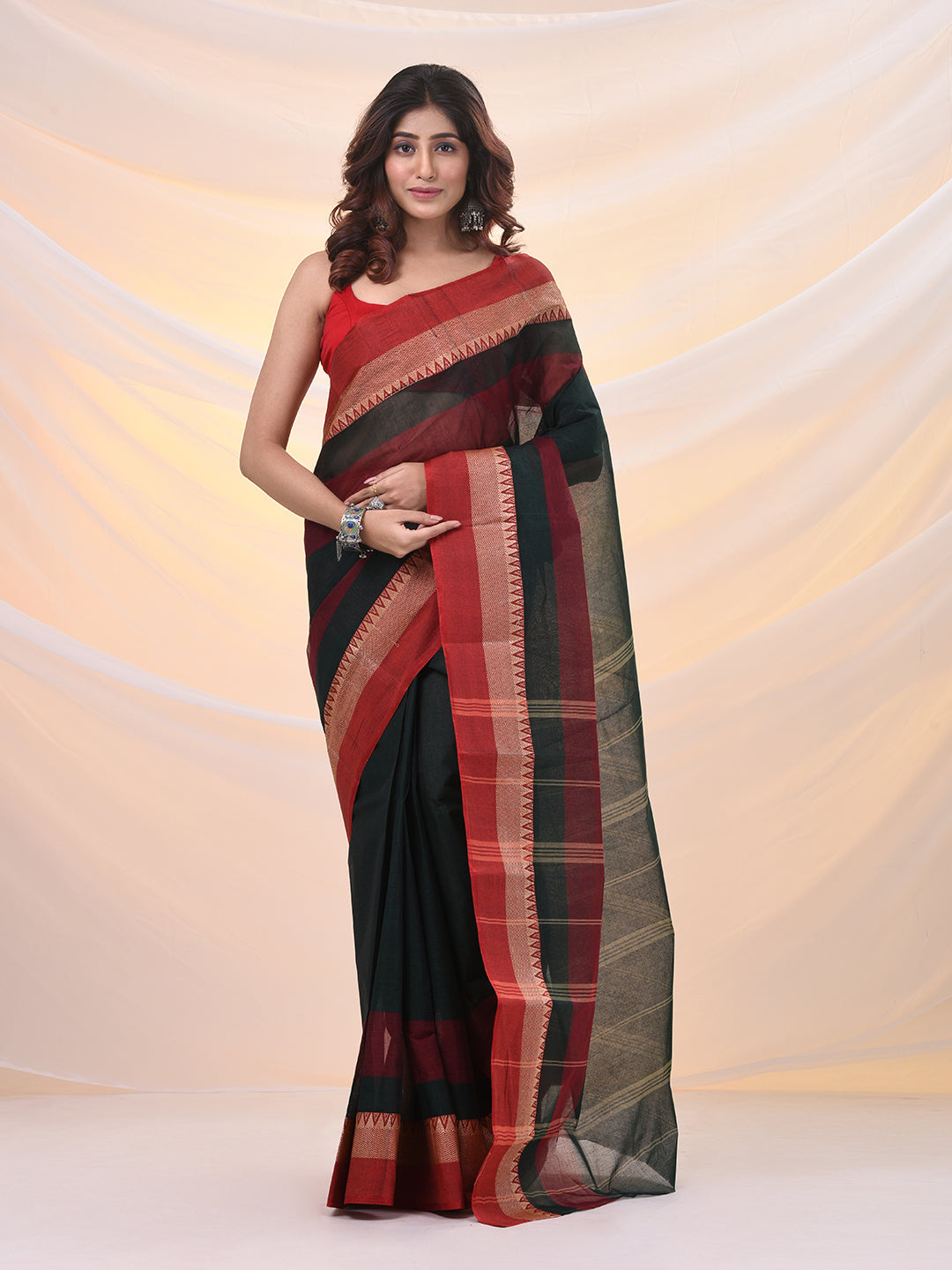 Emerald Green Pure Cotton Tant Saree With Temple Border