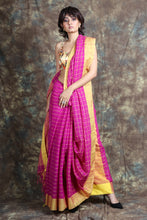 Load image into Gallery viewer, Pink Blended Cotton Handwoven Soft Saree With Allover Box Woven
