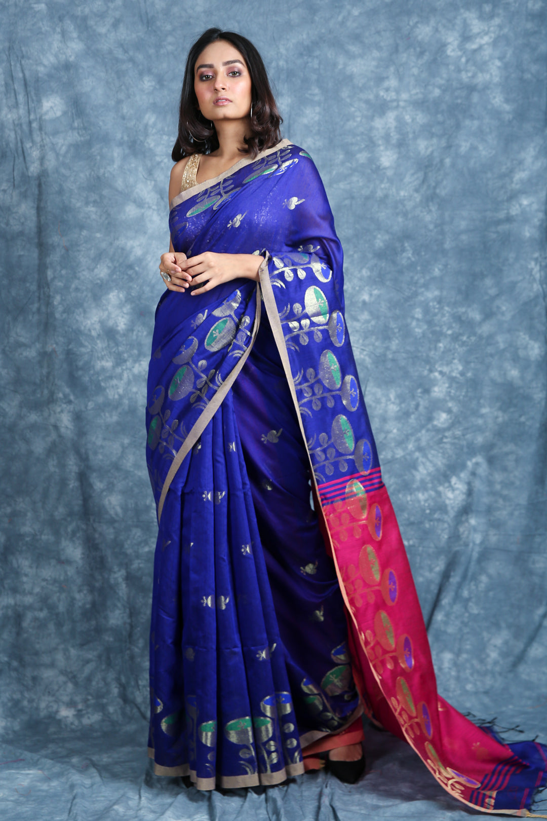 Blue Blended Cotton Handwoven Soft Saree With Flower Design Border