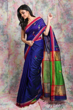 Load image into Gallery viewer, Royal Blue Floral Designed Handloom Saree With Green Pallu
