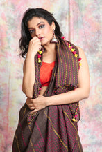 Load image into Gallery viewer, Syrup Brown Kantha Style Pure Linen Saree
