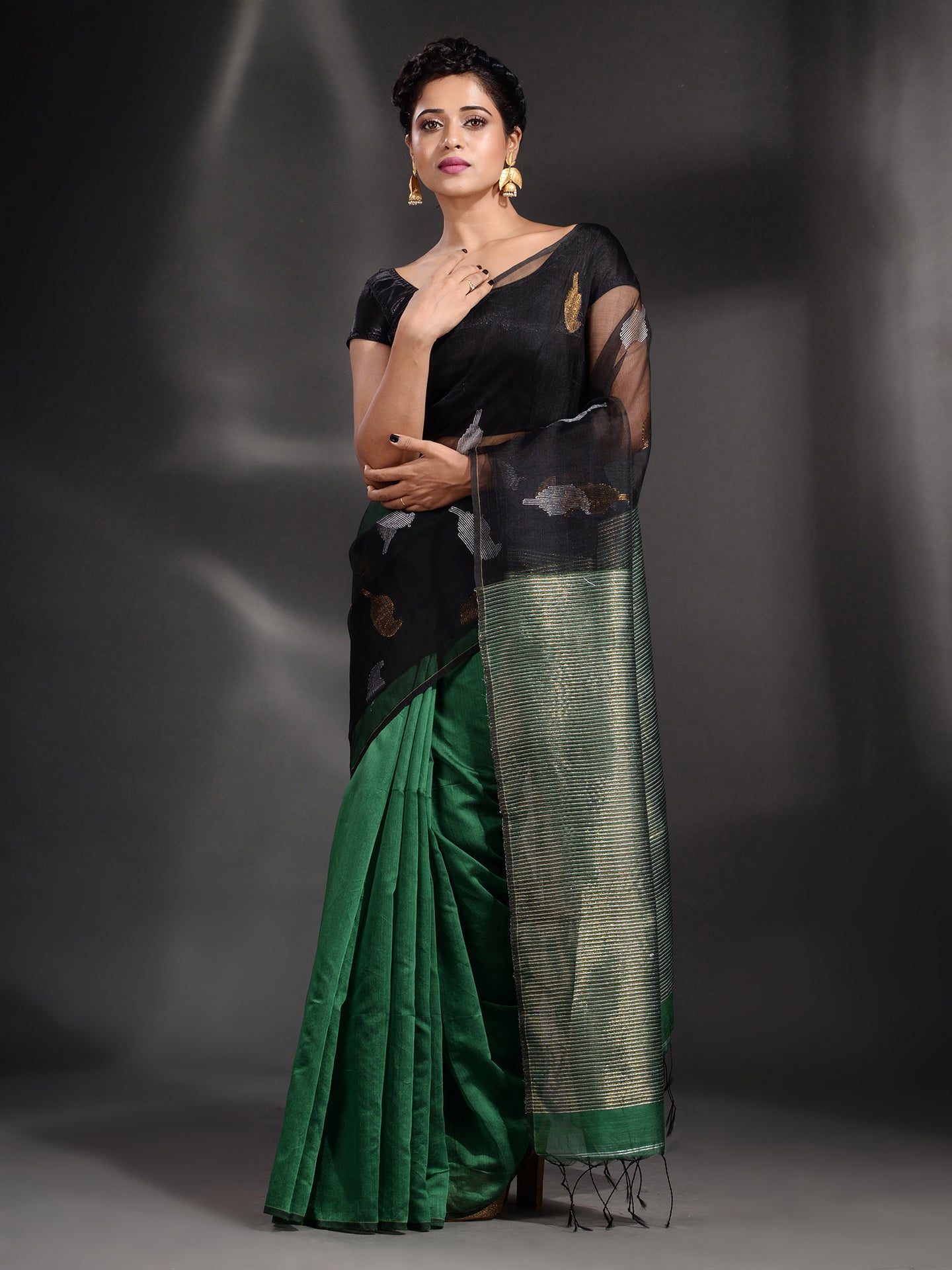 Black And Green Cotton Blend Handwoven Saree With Zari Pallu