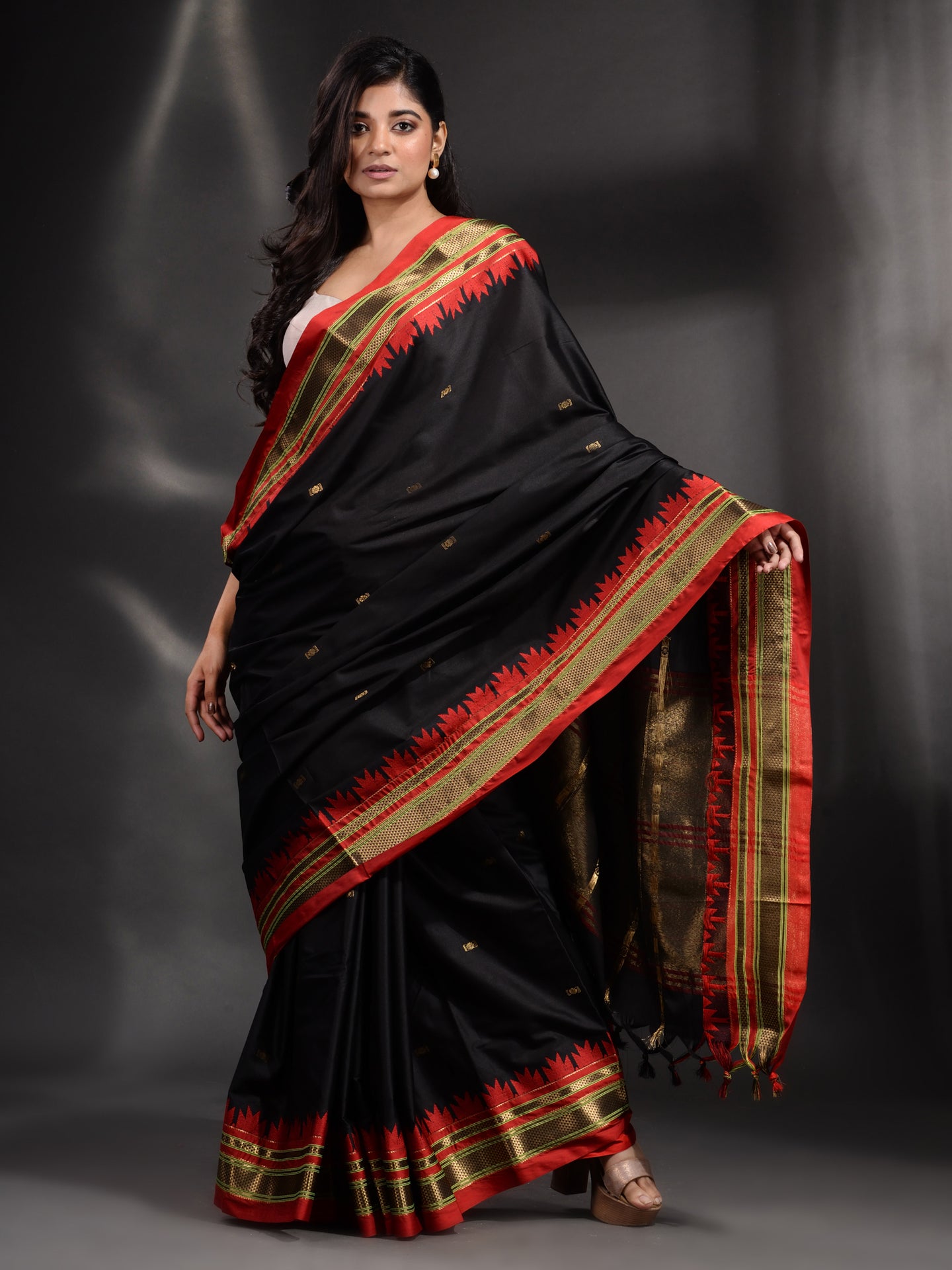 Black Silk Handwoven Soft Saree With Geometric Border