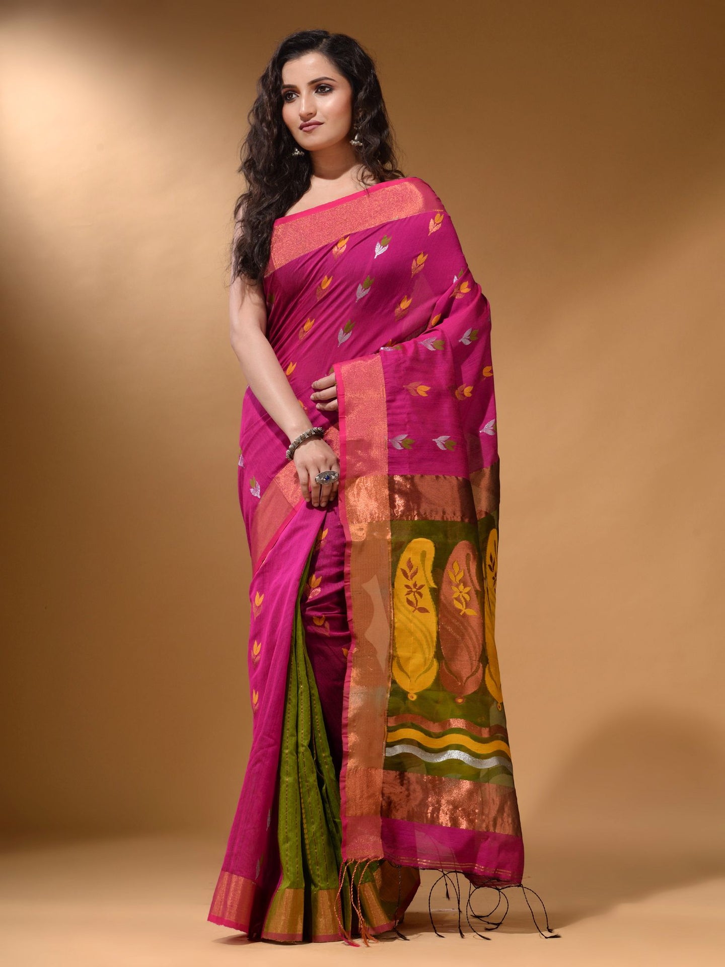 Fuchsia And Sap Green Cotton Blend Handwoven Patli Pallu Saree With Floral And Paisley Motifs