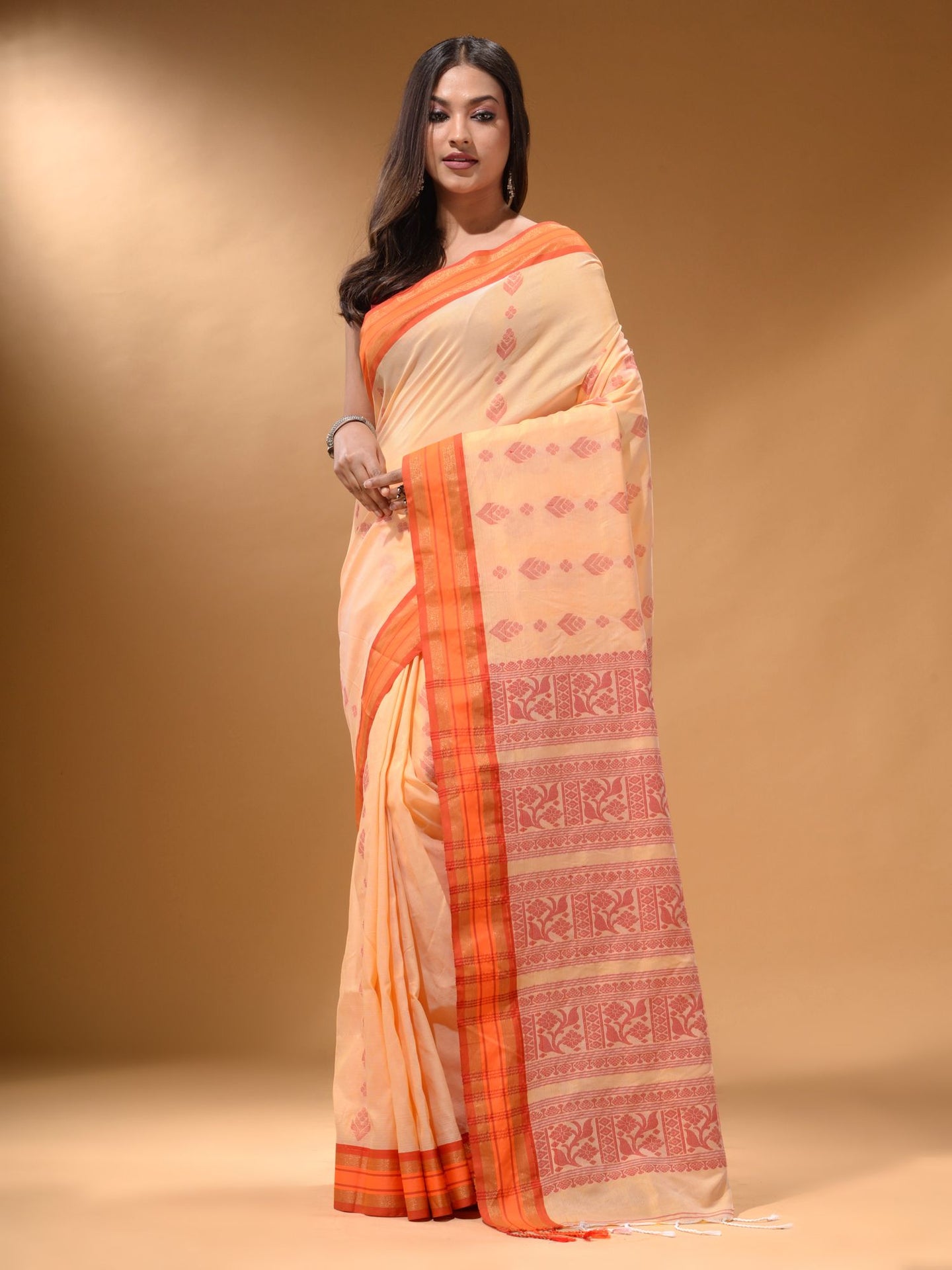 Cream Silk Matka Soft Saree With Nakshi Pallu