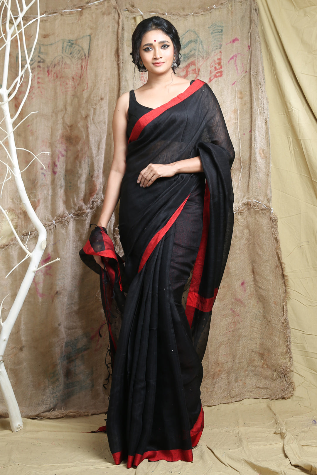 Black Matka Handwoven Soft Saree With Sequen Pallu