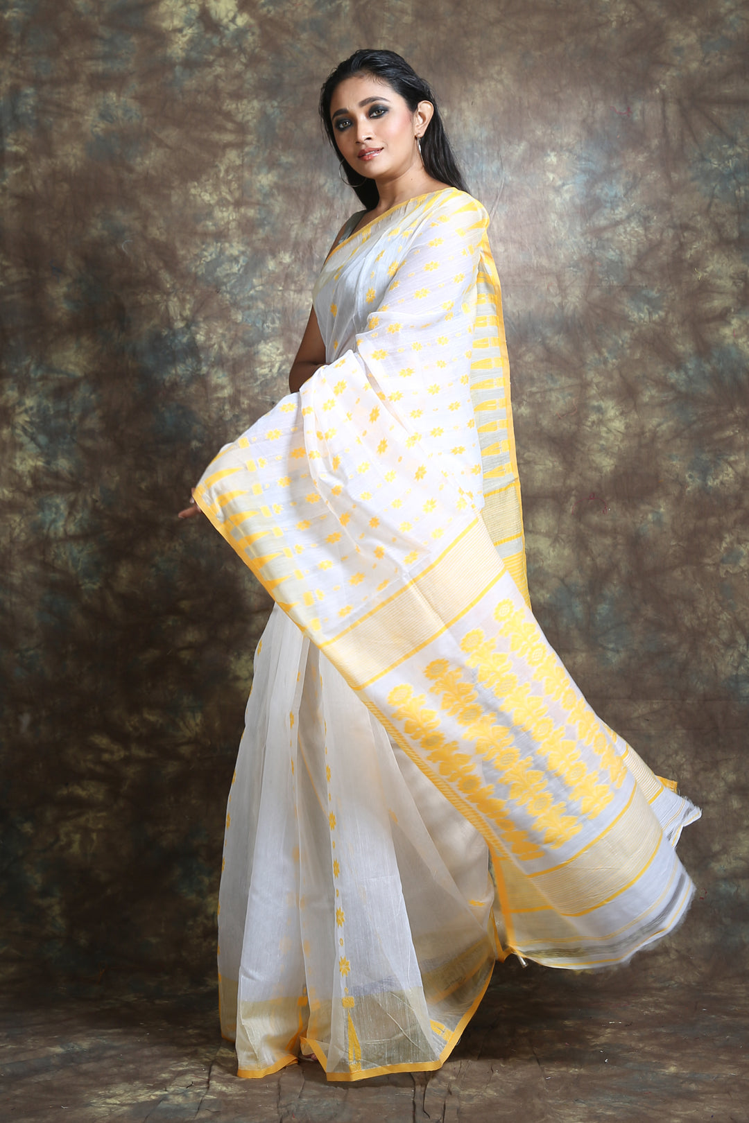White Silk Cotton Handwoven Soft Saree With Allover Thared Weving