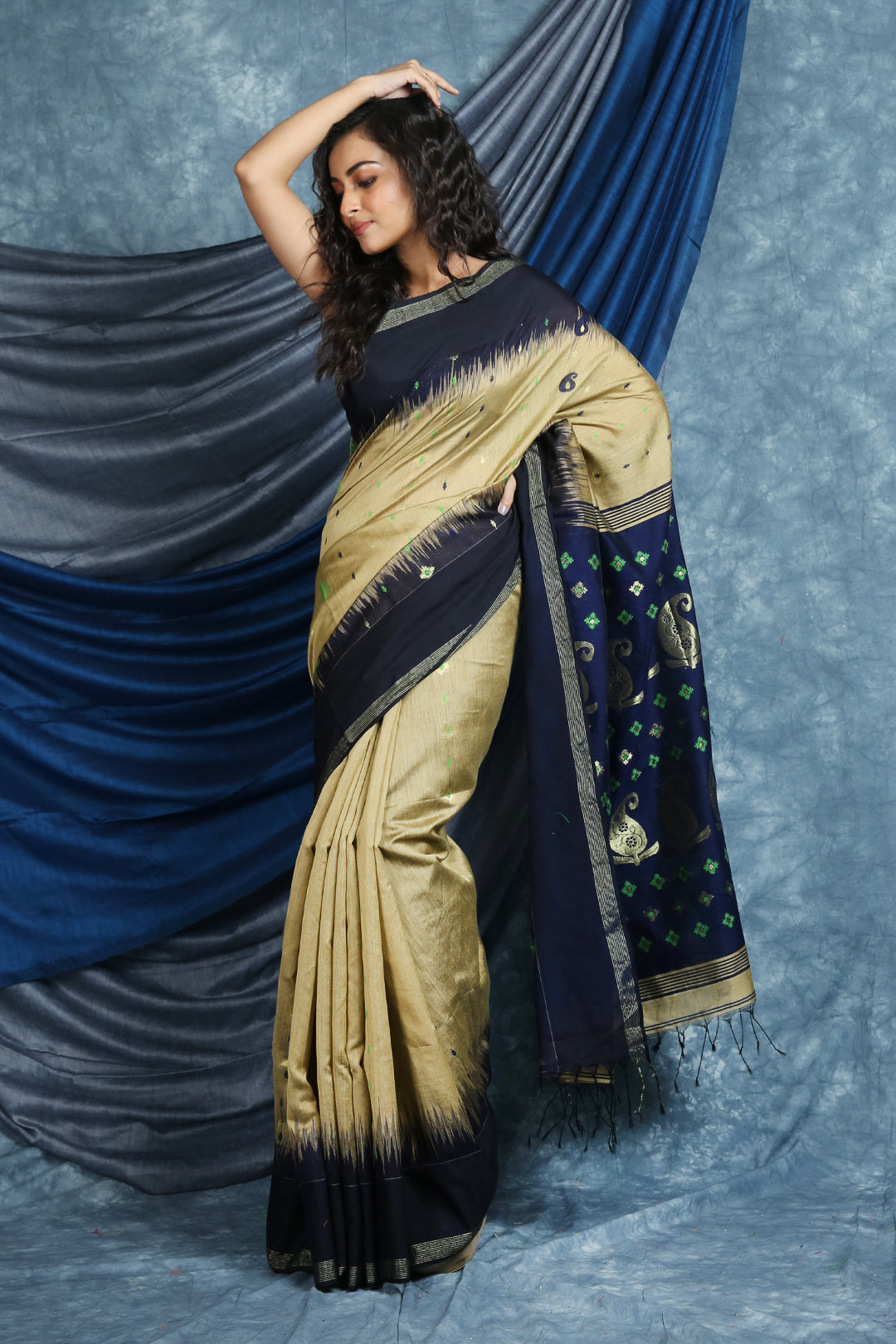 Blode Cotton Saree With Woven Pallu
