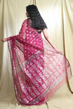 Load image into Gallery viewer, Magenta Silk Cotton Handwoven Soft Saree With Allover Copper Zari Weaving
