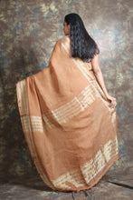Load image into Gallery viewer, Brown Linen Handwoven Soft Saree With Dual Border
