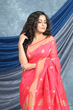 Load image into Gallery viewer, Pink  Handloom Saree with Floral Pallu
