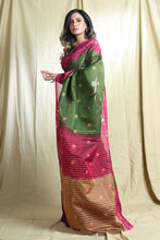 Load image into Gallery viewer, Green Blended Cotton Handwoven Soft Saree With Allover Flower Butta

