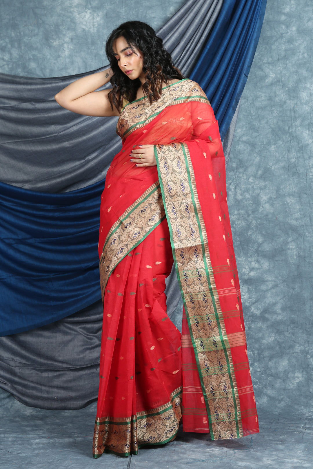 Apple Red Handwoven Cotton Tant Saree