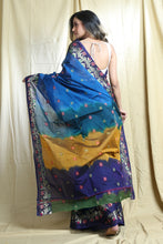 Load image into Gallery viewer, Blue Blended Cotton Handwoven Soft Saree With Allover Flower Butta
