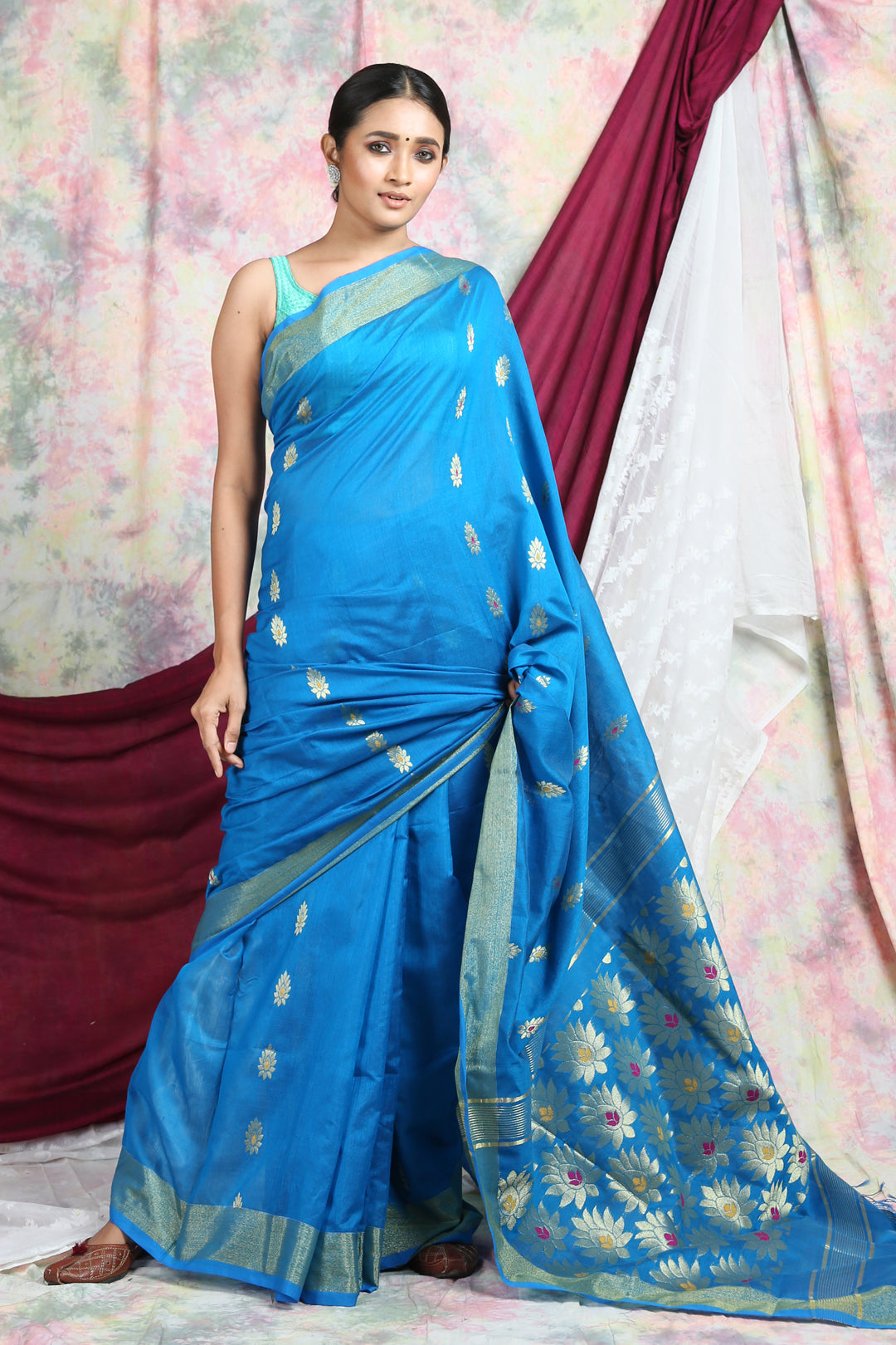 Sky Handloom Saree With Floral Pallu