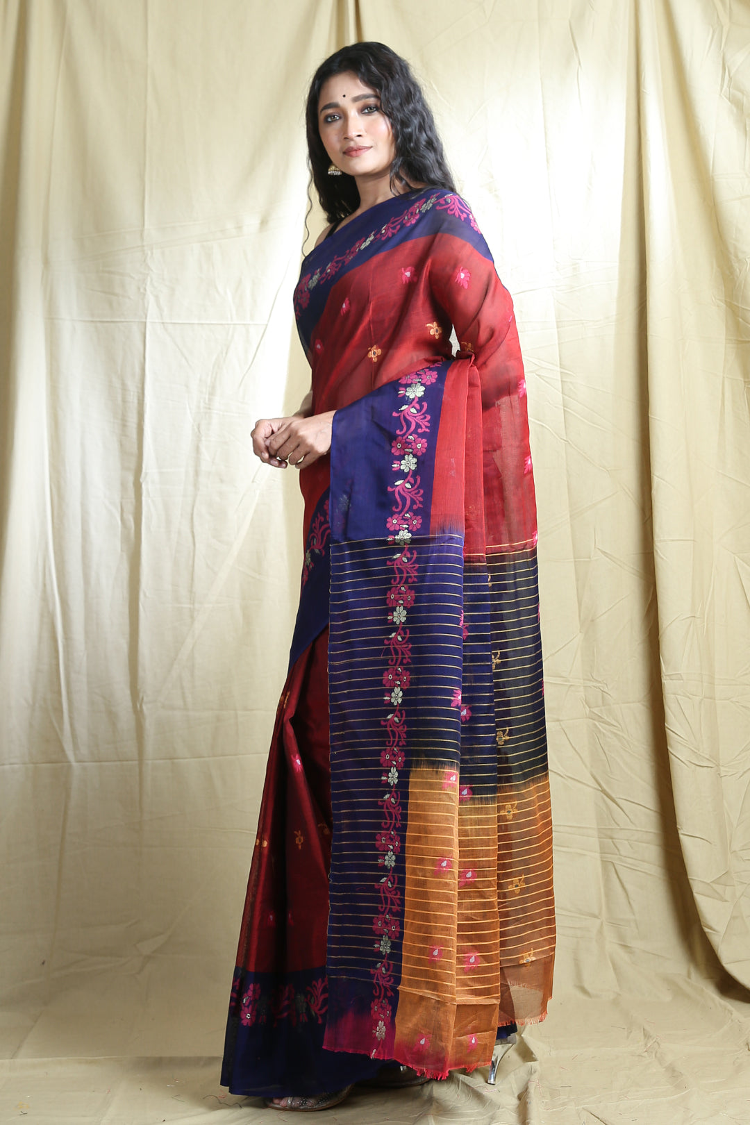 Red Blended Cotton Handwoven Soft Saree With Allover Leaf Design