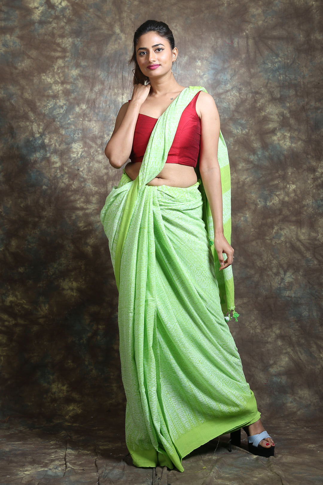 Green Cotton Handwoven Soft Saree With Stripes Pallu