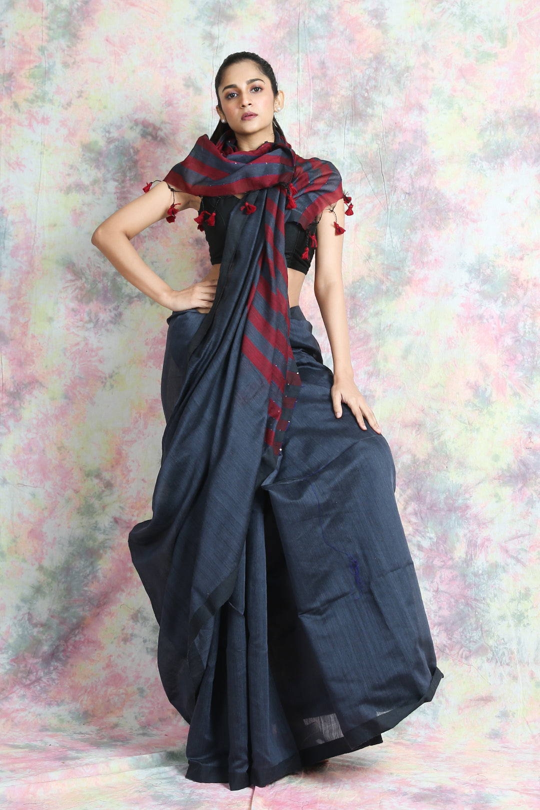 Dark Grey Handloom Saree With Sequin Pallu