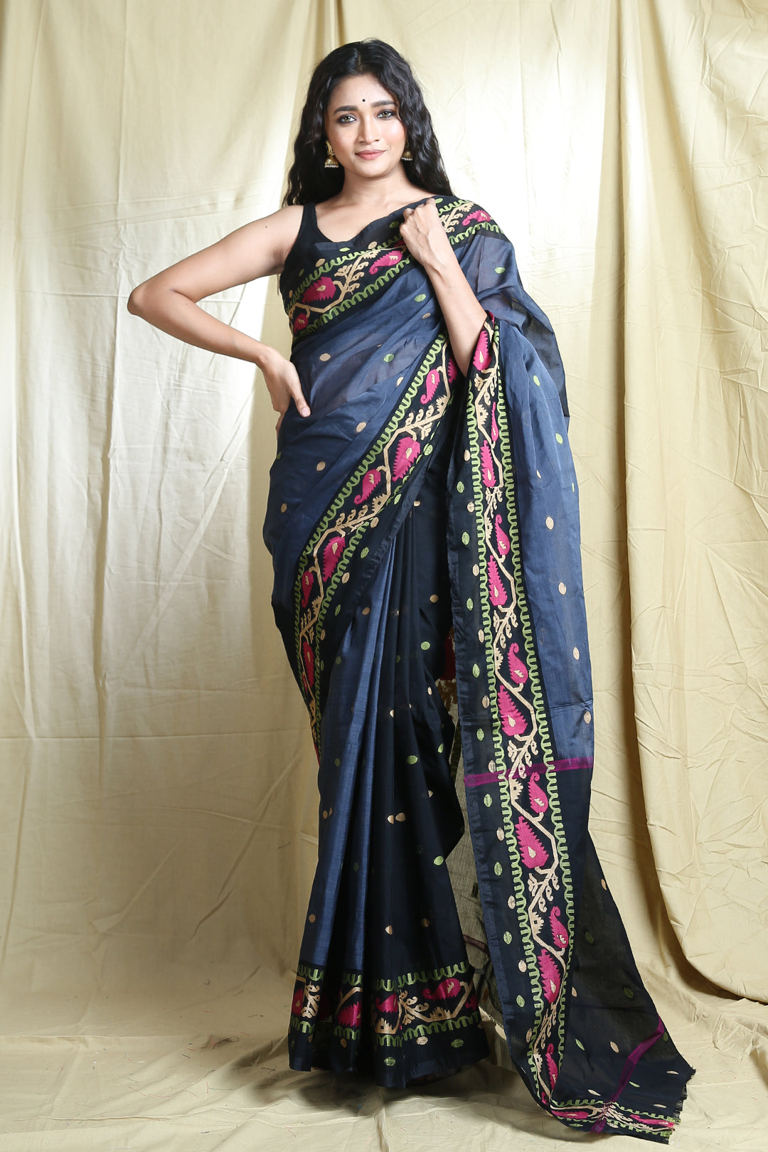 Grey Blended Cotton Handwoven Soft Saree With Allover Butta Weving