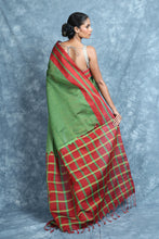 Load image into Gallery viewer, Green Pure Cotton Handwoven Soft Saree With Box Design
