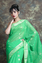 Load image into Gallery viewer, Green Silk Cotton Handwoven Soft Saree With Zari Work
