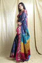 Load image into Gallery viewer, Navy Blue Blended Cotton Handwoven Soft Saree With Allover Flower Butta
