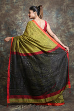 Load image into Gallery viewer, Olive Green Matka Handwoven Soft Saree With Sequen Pallu
